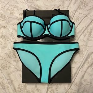 ✨Triangl Neoprene Bikini✨